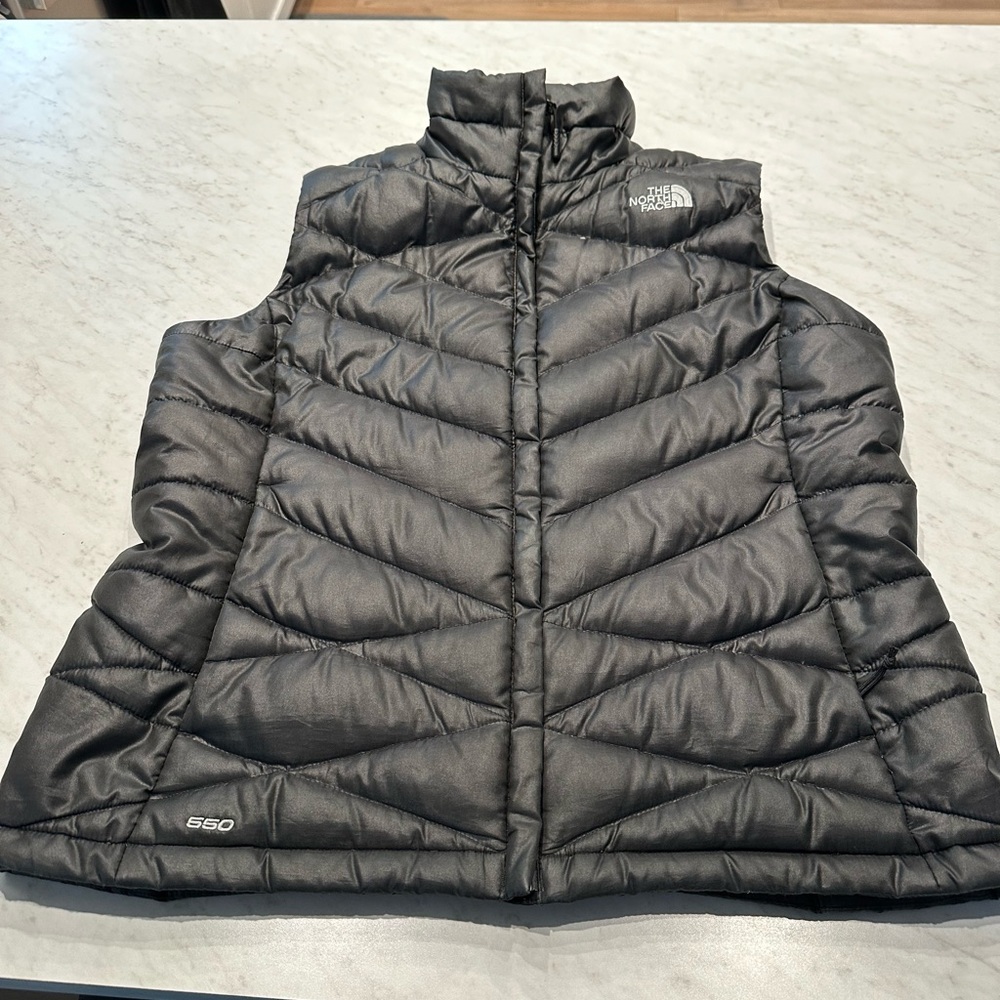 Women’s north face puffy vest